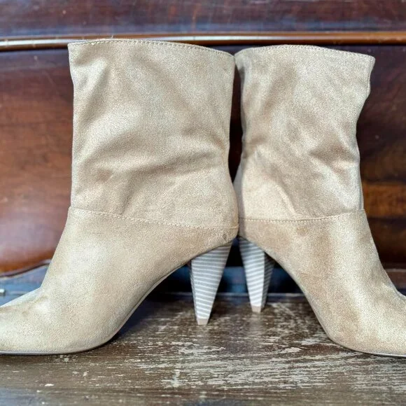 NWOT Women 3” Heel Vegan Tan Suede Ankle Booties Size 6 - Picture 5 of 5